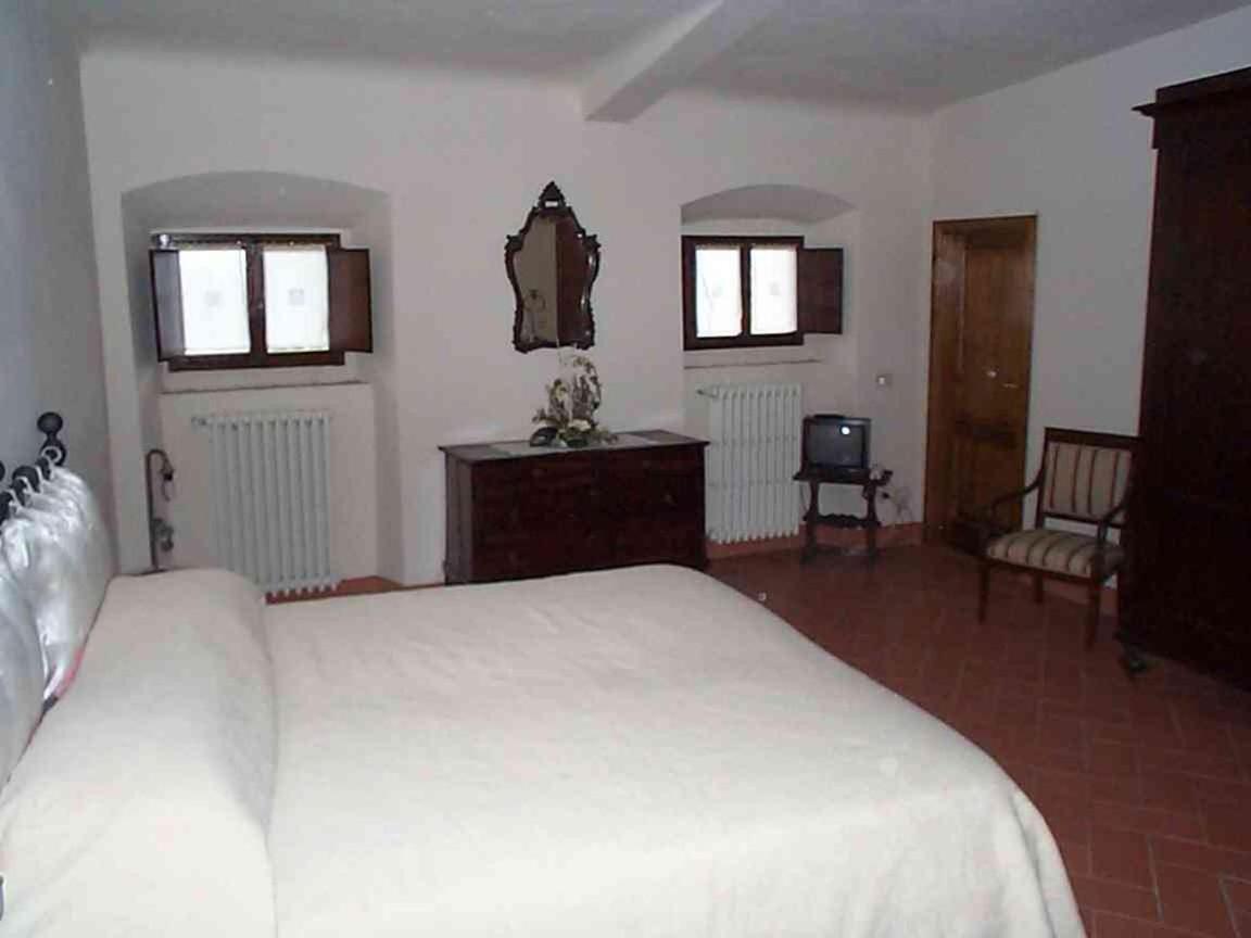 Large Double or Twin Room,917284393:JPEG