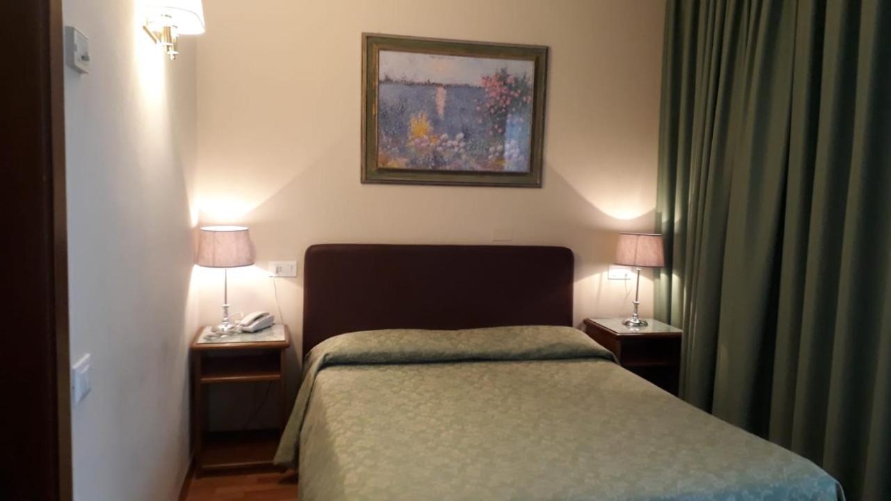 Double Room,926475496:JPEG
