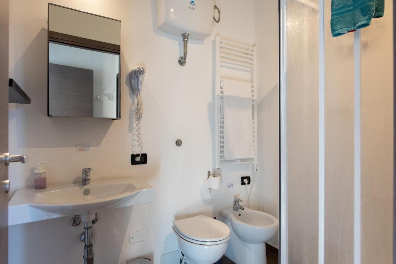 Single Room Private Bathroom