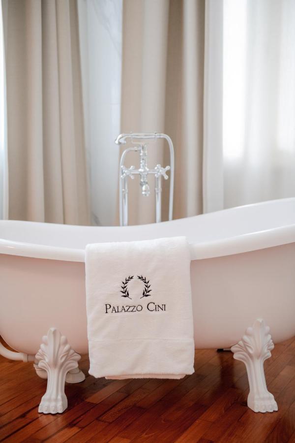 Superior Triple Room Bath