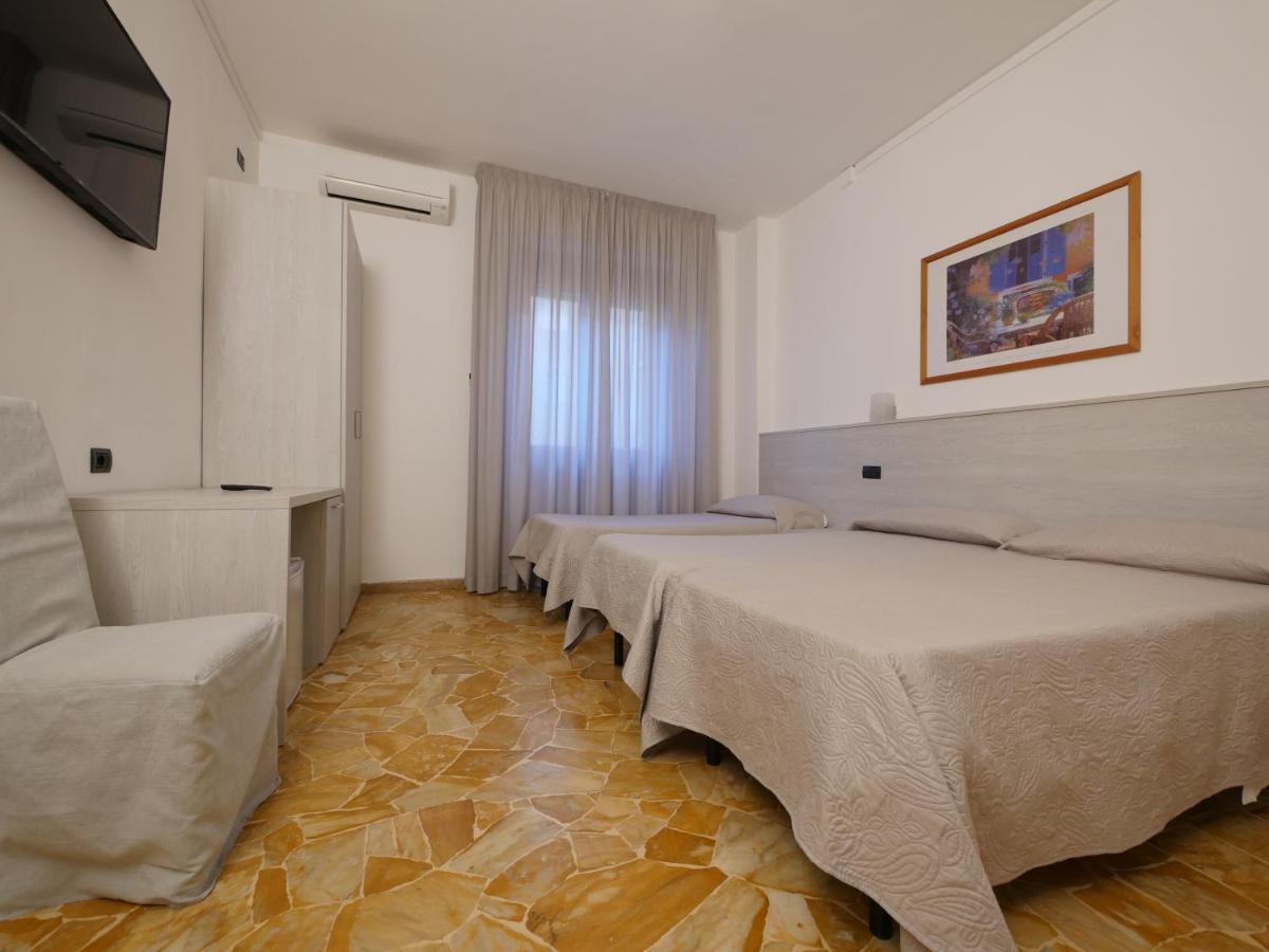 Triple Room,994026556:JPEG