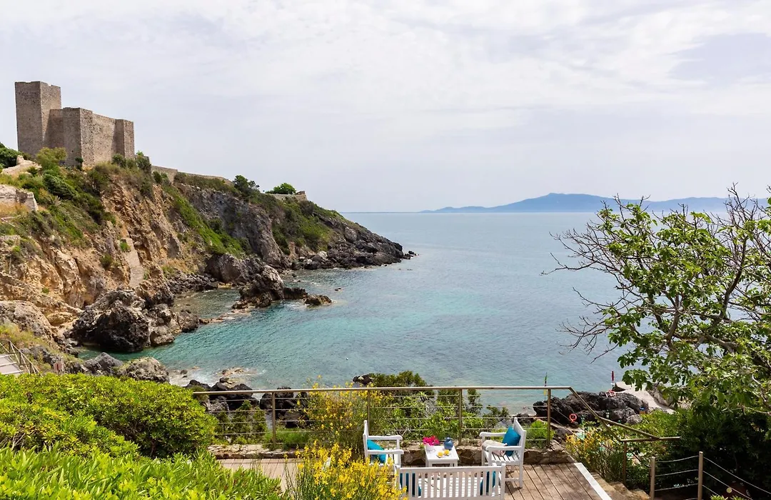 Hotel Capo D'Uomo-1