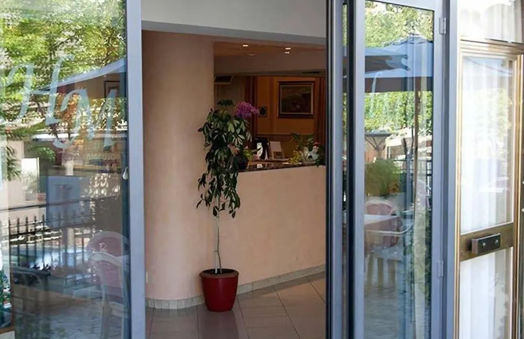 Hotel Monica-1