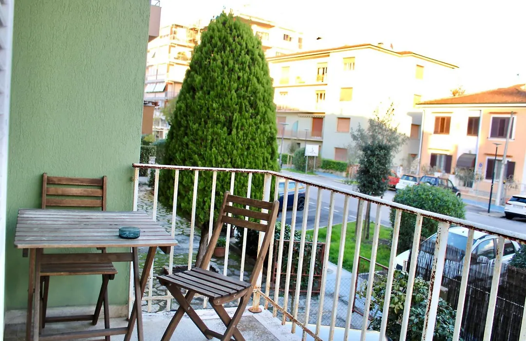 The Green Gate - Airport Guest House-1