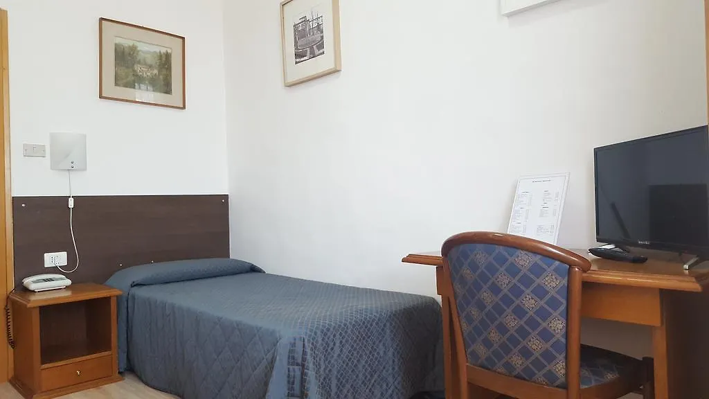 Hotel Flora-1