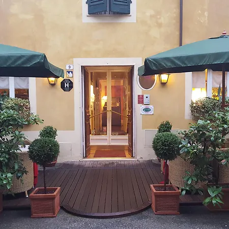 Albergo San Martino & Depandance-2
