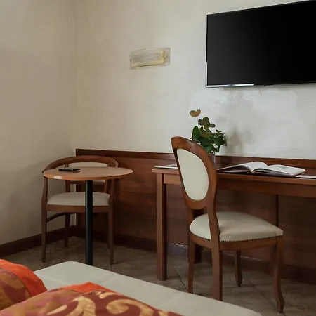 Hotel Athena-3