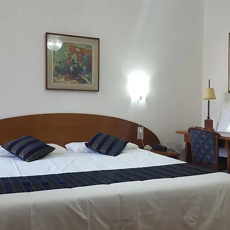 Hotel Flora-2