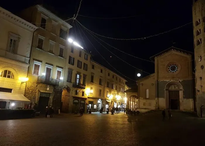...all'Archetto di Sant'Andrea......pieno centro