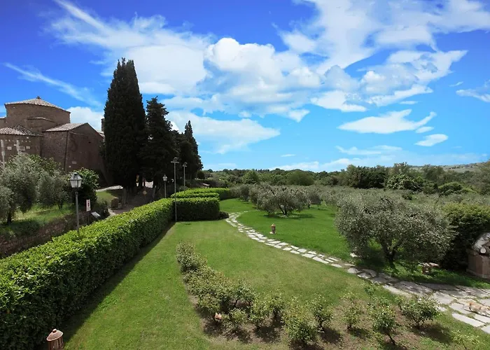 Sovana Hotel & Resort