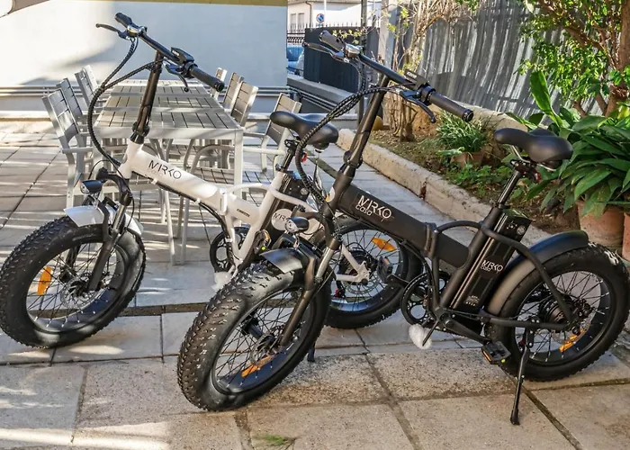 Casa Mirko - B&B con stazione ricarica auto elettriche parcheggio privato auto moto biciclette