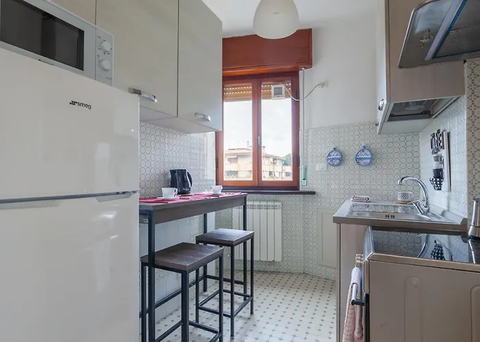 Guesthost - Tirrenia Cozy Apartment Near The Beach
