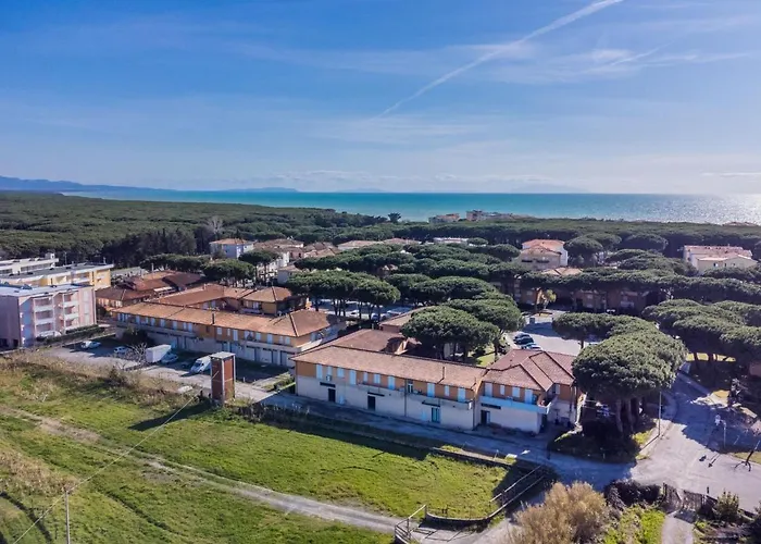 Apartment Appartamento La Cecinese By Interhome