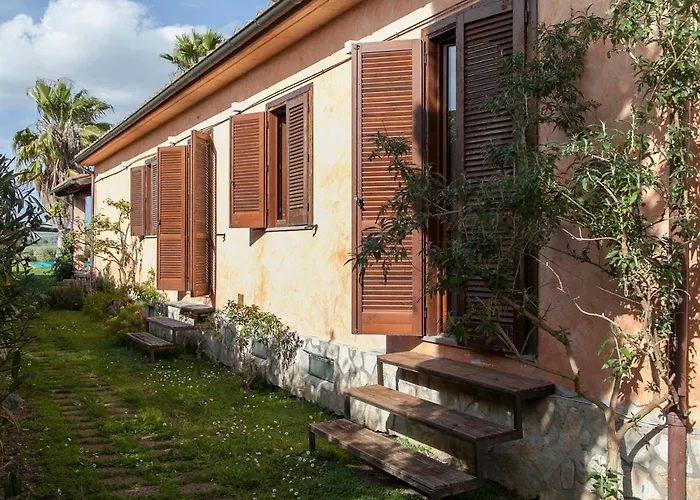 Wonderful Villa With Swimming Pool Near The Sea.
