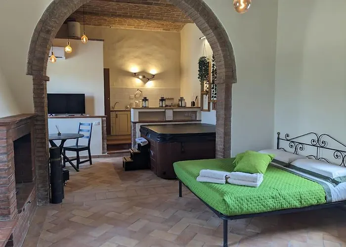 Relax nella jacuzzi in Toscana