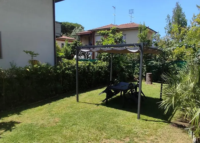 Beach House Garden, 300m dal mare, wifi, bici, giardino privato, clima
