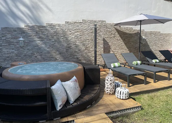 Villa Bianca A Few Steps By The Sea With Exclusive Garden & Jacuzzi
