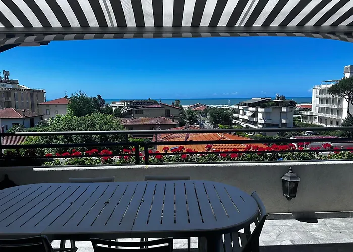 Luxury Pentohuse Near The Beach