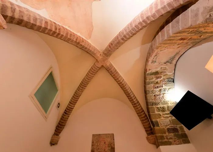 Little Italy Hostel Ex Chiesa S Donato