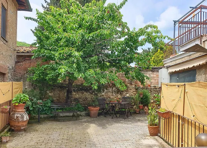 Pet Friendly Apartment In Rosia With Kitchen