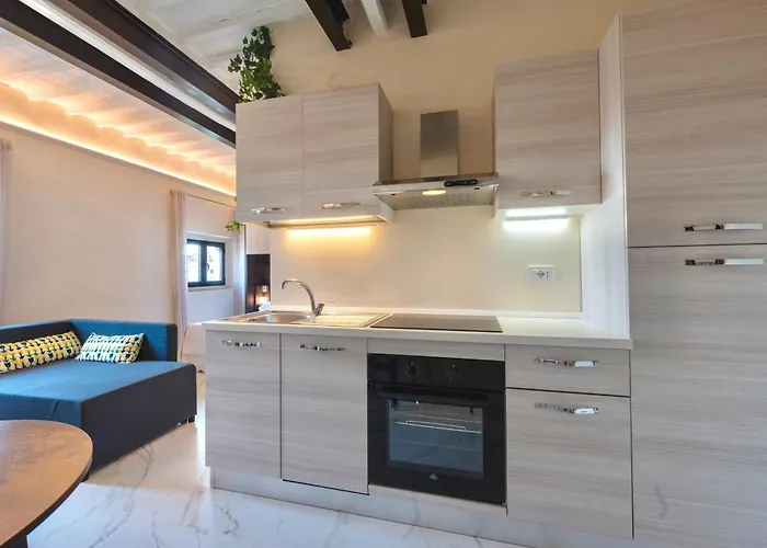 Le Rondini, comfy flat