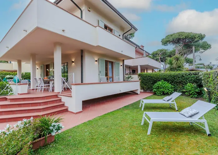 Regina Beach Villa, by the beach in Marina di Pietrasanta