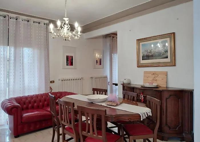 Grande appartamento con giardino uso esclusivo, posto auto, barbecue, aria condizionata