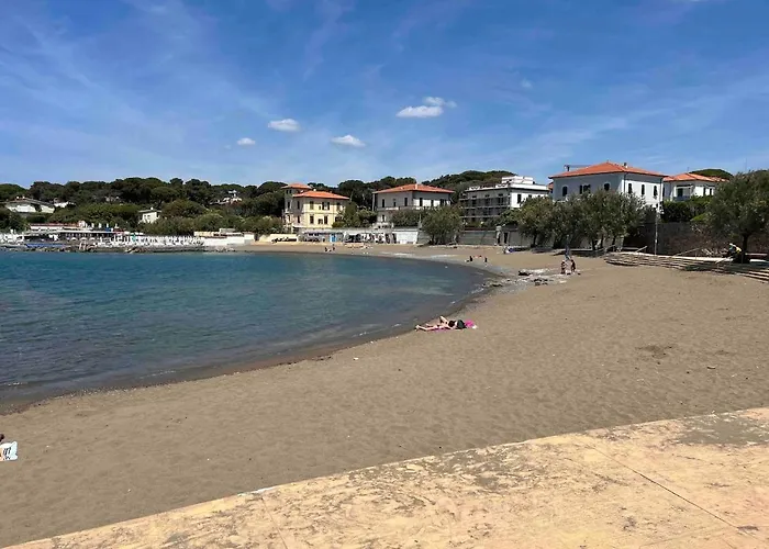 Charming Staying By The Sea