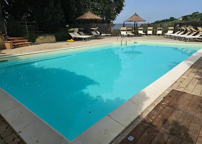 TRILOCALE a pochi chilometri dal mare piscina e parcheggio