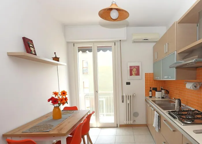 Sunshine Apartment In Florence