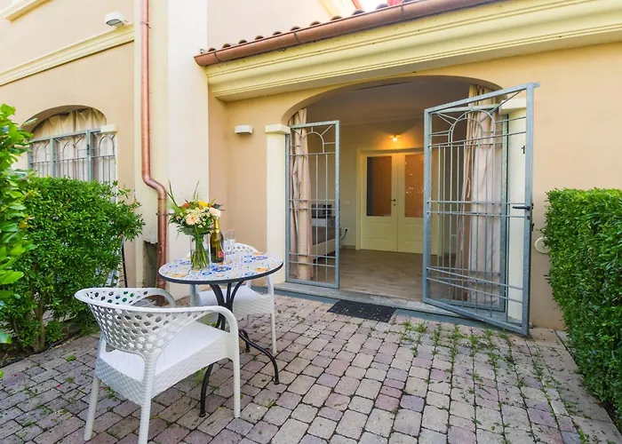 Aparthotel Borgo Felciaione Riparbella