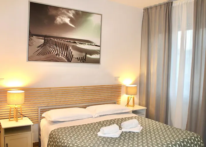 The Green Gate - Airport Guest House