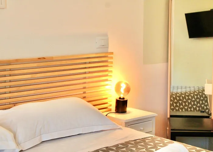 The Green Gate - Airport Guest House