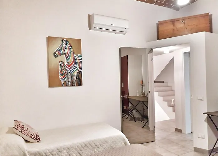 Ampio appartamento di Charme con 2 camere, 2 bagni, terrazza, aria condizionata, in posizione Centralissima