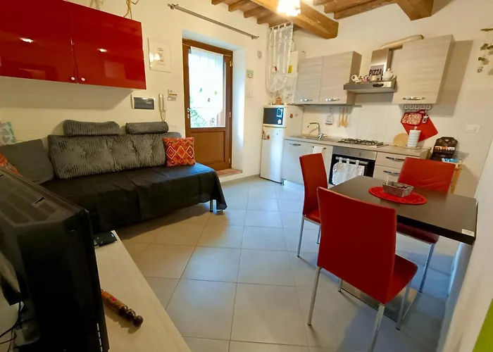 Appartamento monolocale con giardino, Siena 15 min