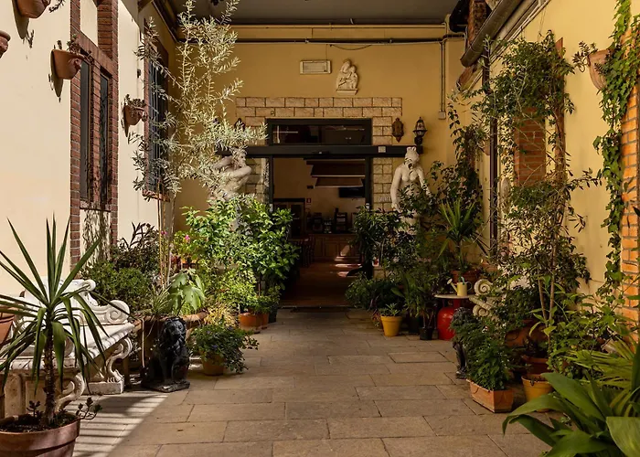 Hostel Archi Rossi