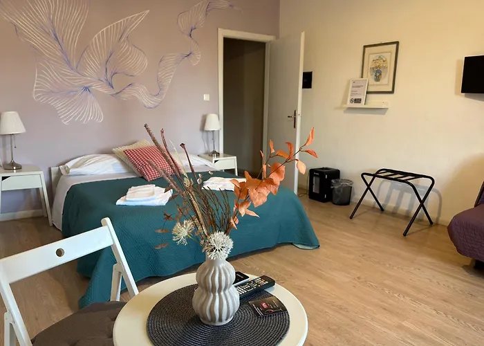 At Home Bed And Breakfast Lucca