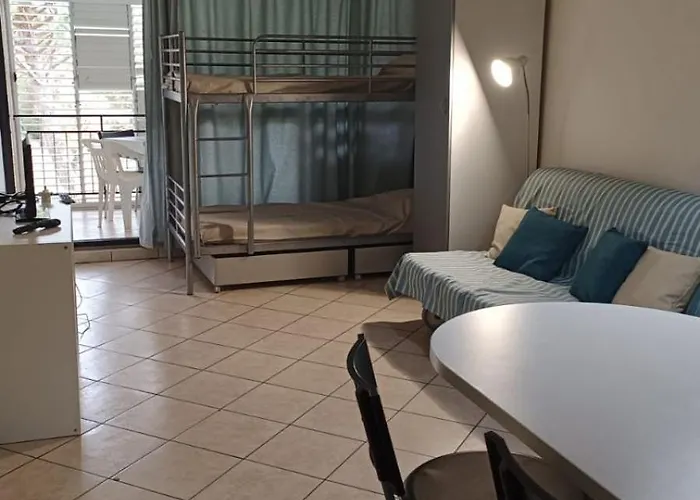 Monolocale con piscina a due passi dal mare