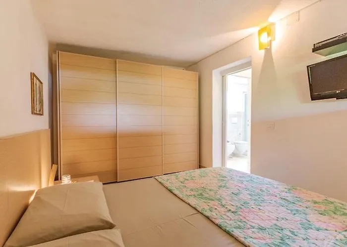 Villa Cambretta con giardino, posto auto e a due passi dal mare