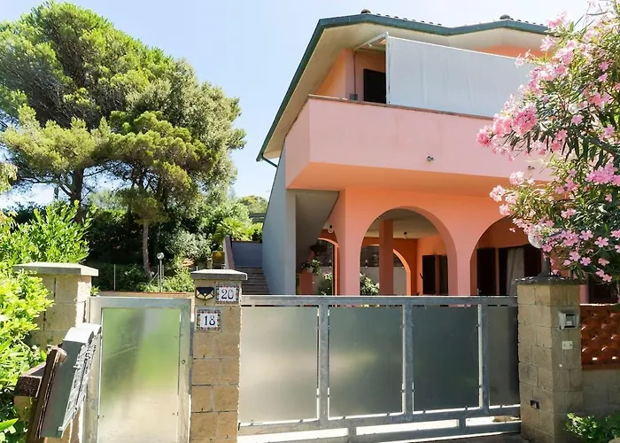 Quercianella Relax in Villa with Patio&Garden