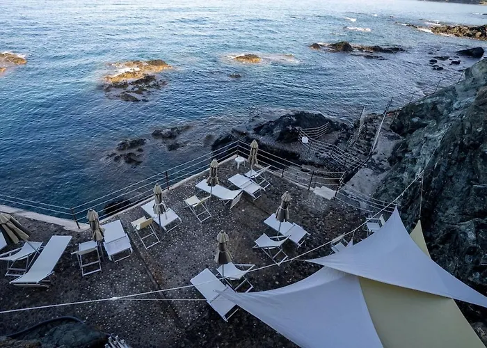 Appartamento in Residence con Piscina e Baia Privata
