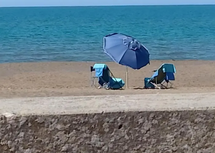 Brezza Marina a 30 mt dalla spiaggia