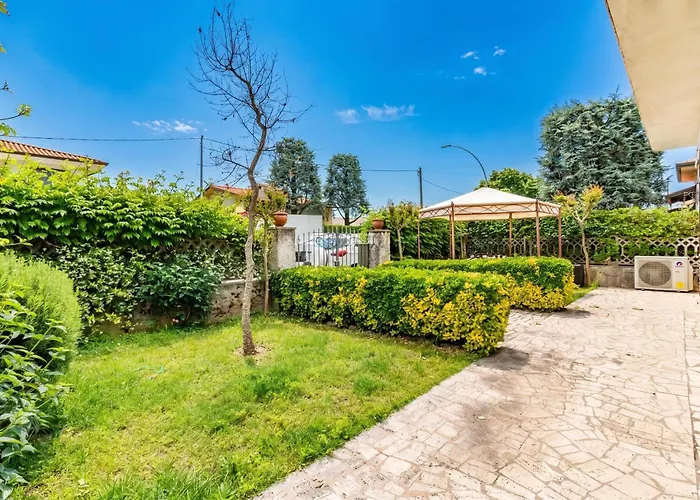 Casa Lidia 900M From Sea With Private Garden - Happy Rentals