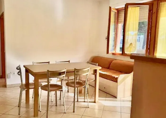Forte B2-27, central apartment 6 beds in Marina di Bibbona