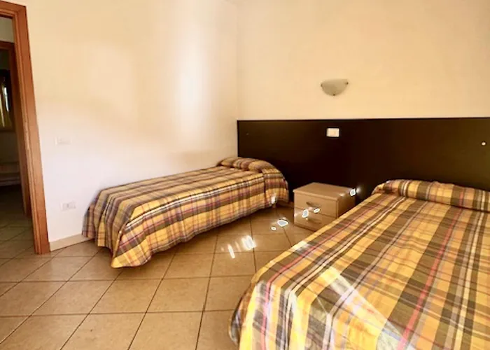 Forte B2-27, central apartment 6 beds in Marina di Bibbona