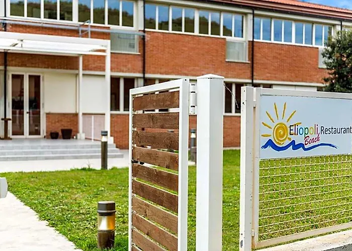 Eliopoli Beach Hostel & Restaurant