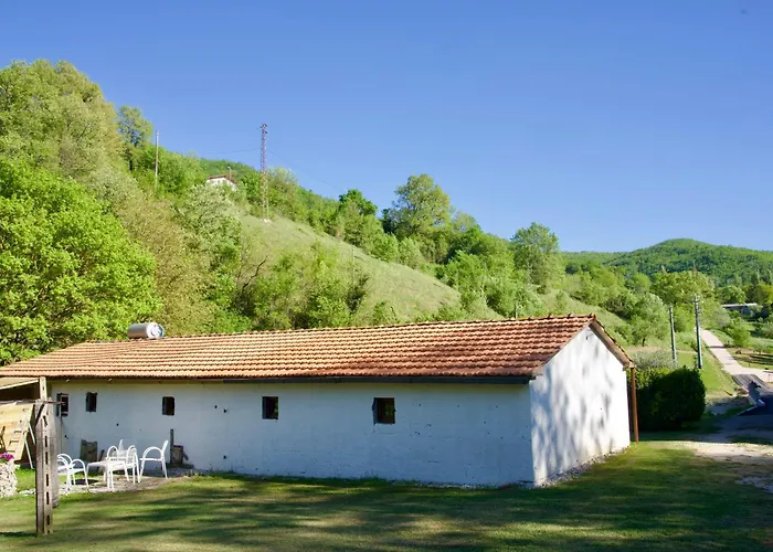 Back To Nature Basic Camping Hut Casa Biron