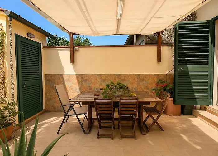 Casa Camelia Mare