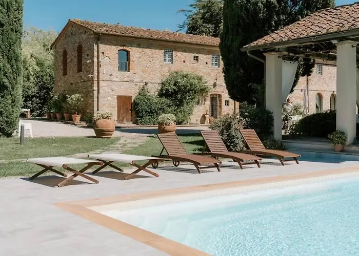 Tuscan Villa With Private Pool And Panoramic View