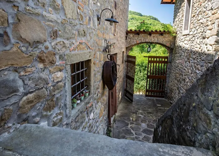 Comfortable House With Pool In Castelnuovo Di Garfagnana